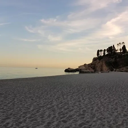 1 Pasaje Fuente De Cantarero * Nerja