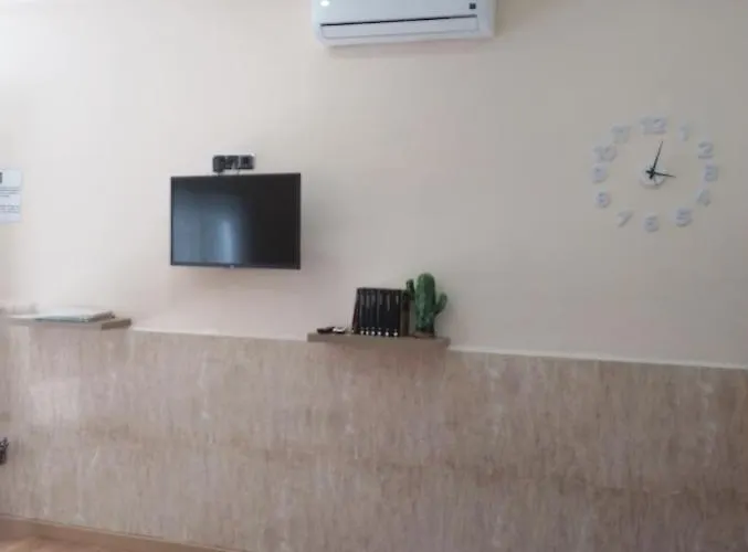 1 Pasaje Fuente De Cantarero נרחה